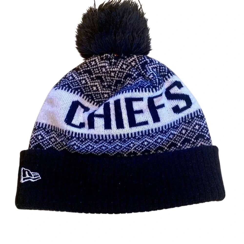 NFL Black/White New Era Kansas City Chiefs Football Logo Cuffed Pom Winter Hat